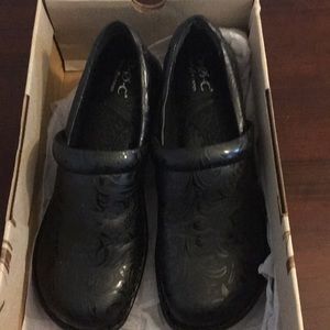 boc shoes wide width